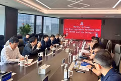 Delegados en la reunión (Foto: petrovietnam.petrotimes.vn)