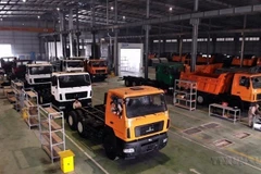 Ensamblaje de automóviles en una empresa en el distrito de Kim Dong, en la provincia de Hung Yen. (Fuente: VNA)