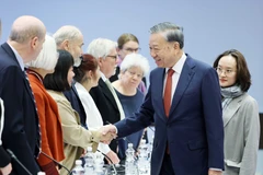 El secretario general del Partido Comunista de Vietnam, To Lam, y los delegados (Foto: VNA)