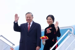 El secretario general del Partido Comunista de Vietnam, To Lam, y su esposa, concluyen su visita oficial a Finlandia.(Foto: VNA)
