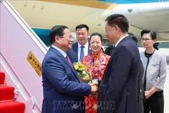 El primer ministro vietnamita, Pham Minh Chinh, llega a Tianjin para su participación en la XVI Reunión Anual de los Nuevos Campeones del Foro Económico Mundial y su visita de trabajo a China (Foto: VNA)