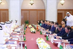 El primer ministro de Vietnam, Pham Minh Chinh, sostiene conversaciones con su homólogo anfitrión, el jeque Ahmad Abdullah Al-Ahmad Al-Sabah. (Foto: VNA)