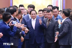 El primer ministro Pham Minh Chinh mantuvo el 31 de mayo un diálogo con empresas para implementar eficazmente la Resolución 68-NQ/TW del Buró Político sobre el desarrollo del sector privado. Foto: VNA