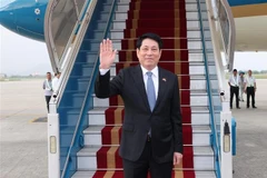 El presidente de Vietnam, Luong Cuong, parte de Hanoi rumbo a China. (Fuente: VNA)