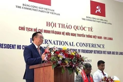 El jefe de la Comisión de Propaganda, Educación y Movilización de Masas del Partido Comunista de Vietnam, Nguyen Trong Nghia, habla en el seminario. (Foto; VNA)