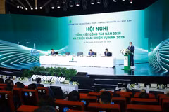 El primer ministro de Vietnam, Pham Minh Chinh, asiste a la conferencia de balance de Petrovietnam. (Foto: VNA)