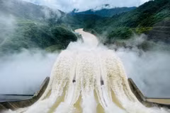 Fuertes lluvias y deslizamientos amenazan el norte y centro de Vietnam