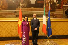 La vicepresidenta Vo Thi Anh Xuan y el presidente de la Cámara de Diputados de Italia, Lorenzo Fontana. (Foto: VNA)