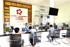Centro de Servicios Administrativos Públicos de la comuna de Binh Hiep, provincia de Tay Ninh, brinda servicio a la población. Foto: VNA