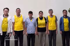Los seis sospechosos en la sede de la policía. (Foto: VNA)
