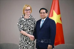 El primer ministro de Vietnam, Pham Minh Chinh, recibe a Katerina Konecna, presidenta del Partido Comunista de Bohemia y Moravia (Fuente: VNA)