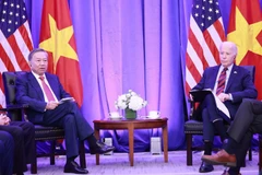 El secretario general del Partido Comunista y presidente de Vietnam, To Lam (izquierda), y el presidente estadounidense, Joe Biden, se reúnen en Nueva York el 25 de septiembre de 2024 durante el viaje del primero a Estados Unidos para asistir a la Cumbre del Futuro y al Debate General de Alto Nivel del 79.º periodo de sesiones de la Asamblea General de las Naciones Unidas. (Foto: VNA)