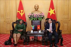 Vietnam y Sudáfrica fortalecen cooperación en la formación de líderes y gerentes