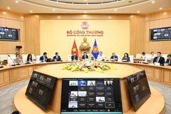 La delegación vietnamita en a la sesión virtual sobre ATIGA (Foto: https://baochinhphu.vn/)