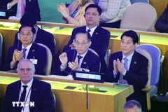 El presidente Luong Cuong y miembros de la delegación vietnamita asisten a la reunión de alto nivel por el 80.º aniversario de la fundación de las Naciones Unidas. (Foto: VNA)