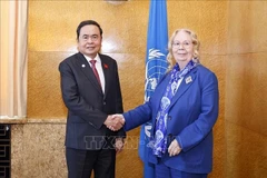 El presidente de la Asamblea Nacional de Vietnam, Tran Thanh Man, se reúne con Tatiana Valovaya, directora general de la Oficina de las Naciones Unidas en Ginebra. (Foto: VNA)