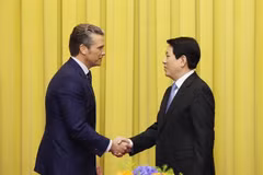 El presidente de Vietnam, Luong Cuong, recibe al secretario de Guerra de Estados Unidos, Pete Hegseth. (Foto: VNA)
