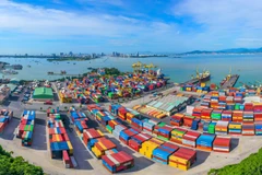 Tras cada década de desarrollo, la capacidad de la infraestructura portuaria ha triplicado, gestionando el 90% del total de las mercancías de exportación e importación de Vietnam. (Foto: Vietnam+)