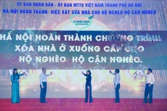 Anuncian la finalización del programa de eliminar las viviendas degradadas de los hogares pobres y casi pobres de Hanoi en 2024. (Foto: Nguyen Thang/VNA)