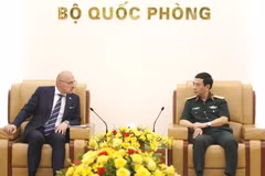 El vicepremier y ministro de Defensa, general Phan Van Giang, recibe en Hanoi al ministro croata de Asuntos Exteriores y Europeos, Gordan Grlić Radman. (Foto: VGP)
