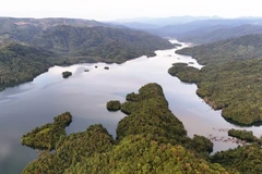 Descubra la belleza del pintoresco lago Da Teh