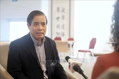 El profesor Vu Minh Khuong de la Escuela de Políticas Públicas Lee Kuan Yew (Singapur). (Foto: VNA)