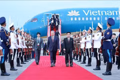 El secretario general To Lam llega a Pyongyang para iniciar su visita de Estado a Corea del Norte y asistir a la ceremonia conmemorativa del 80.º aniversario de la fundación del Partido del Trabajo de Corea. (Foto: VNA)