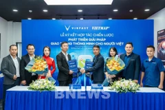 VinFast y Vietmap firman un memorando de entendimiento sobre cooperación estratégica. (Foto: VNA)