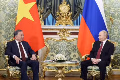 El secretario general To Lam se reúne con el presidente ruso Vladimir Putin. (Foto: VNA)