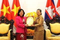 Organizaciones de masas de Vietnam y Camboya fortalecen contactos de alto nivel