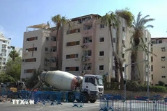 Un edificio de apartamentos en la calle Levy Eshkol, Tel Aviv, fue destruido por un misil la madrugada del 16 de junio de 2025. (Foto: VNA)