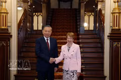 El secretario general del Partido Comunista y presidente de Vietnam, To Lam, se reúne con la gobernadora de Nueva Gales del Sur, Margaret Beazley. (Foto: VNA)