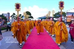 Día de Vesak de la ONU 2025: oraciones por la paz mundial y plantación de 108 árboles Bodhi en el monte Ba Den, provincia de Tây Ninh. (Foto: VNA)