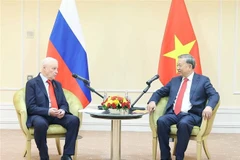 El secretario general del Partido Comunista de Vietnam, To Lam, se reúne en Moscú con Sergey Mironov, presidente del partido ruso “Rusia Justa – Patriotas – Por la Verdad”. (Foto: VNA)