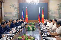El secretario general del Partido Comunista y presidente de Vietnam, To Lam, y el presidente de Filipinas, Ferdinand Romualdez Marcos Jr., sostienen conversaciones oficiales en el marco de la visita de Estado del dirigente vietnamita a Filipinas. (Foto: VNA)