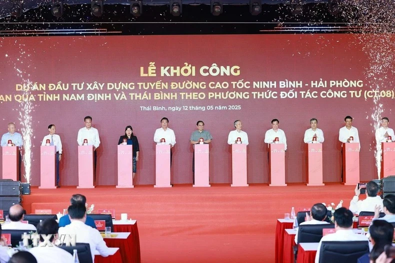 Ceremonia de inicio de construcción de la sección de la autopista Ninh Binh - Hai Phong (Foto: VNA)