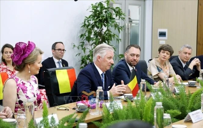 El Rey Felipe de Bélgica se reúne con las autoridades de Quang Ninh (Foto: VNA)