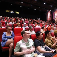 El festival atrae a un público amplio de todas las edades (Foto: VNA)