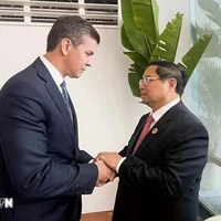 El 19 de noviembre de 2024, el primer ministro de Vietnam, Pham Minh Chinh (derecha), se reunió con el presidente paraguayo, Santiago Peña, con motivo de su participación en la Cumbre del G20 en Río de Janeiro (Brasil). (Foto: VNA)