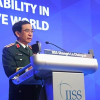 El ministro de Defensa de Vietnam, general Phan Van Giang, interviene en el 22.º Diálogo de Shangri-La (Foto: VNA)