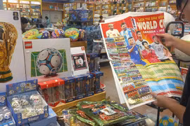 Los juguetes de Lego de la Copa Mundial 2026 en una librería del centro comercial Aeon Mall Ha Dong, Hanoi (Fuente: VNA) 
