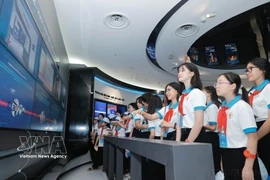 El 13 de mayo de 2025, 150 delegados infantiles visitan el conglomerado VietteL (Fuente: VNA) 
