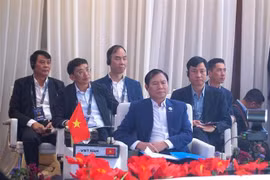 El general Nguyen Tan Cuong, jefe del Estado Mayor del Ejército Popular y viceministro de Defensa de Vietnam, al encabezar una delegación de alto nivel de Vietnam, participa en la Reunión Restringida de Ministros de Defensa de la ASEAN. (Fuente: VNA)