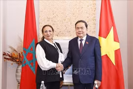El presidente de la Asamblea Nacional de Vietnam, Tran Thanh Man y Lubna Srhiri, presidenta del Grupo Parlamentario de Amistad Marruecos-Vietnam. (Fuente: VNA)