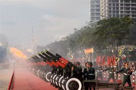 Ensayo general para el gran desfile conmemorativo del 50 aniversario de la reunificación