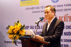 Nguyen Ngoc Binh, presidente de la Unión de Organizaciones de Amistad de Da Nang, pronuncia un discurso (Fuente: VNA)