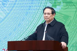El primer ministro de Vietnam, Pham Minh Chinh, habla en la conferencia (Fuente: VNA)