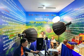 Las transmisiones en vivo con contenidos creativos e interactivos tienen una mayor tasa de visualización en comparación con otras sesiones de introducción simple. (Fuente: Vietnam+) 