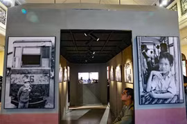 Presentan obras fotográticas en un vagón de tren recreado despierta la emoción de la audiencia (Fuente: VNA) 