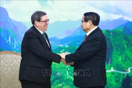 El primer ministro de Vietnam, Pham Minh Chinh, y el ministro de Relaciones Exteriores de Cuba, Bruno Rodríguez Parrilla. (Fuente: VNA)